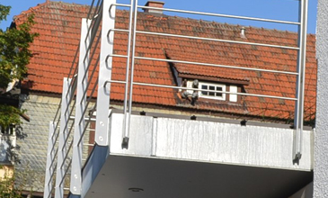 SMC_Centrum Steffen GmbH - Balkonanlage aus Stahl feuerverzinkt mit Edelstahlgeländer