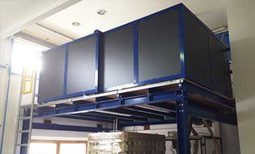 SMC STEFFEN GmbH - Stahlpodest lackiert in RAL 5010